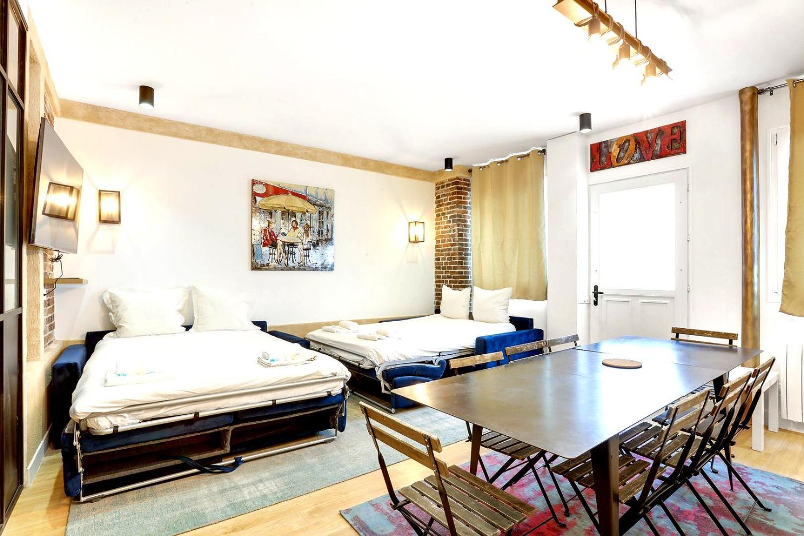 245 Mercedes - Superb In Apartment Paris