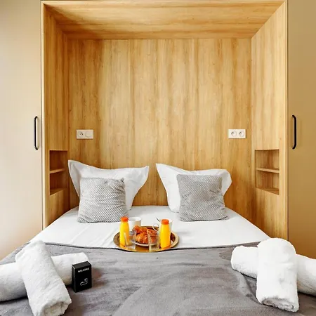 Apartment 245 Mercedes - Superb In