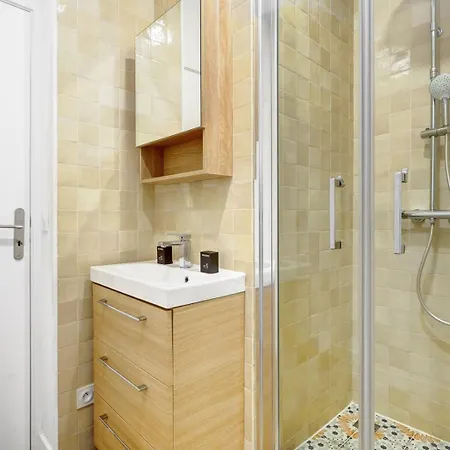 Apartment 245 Mercedes - Superb In *